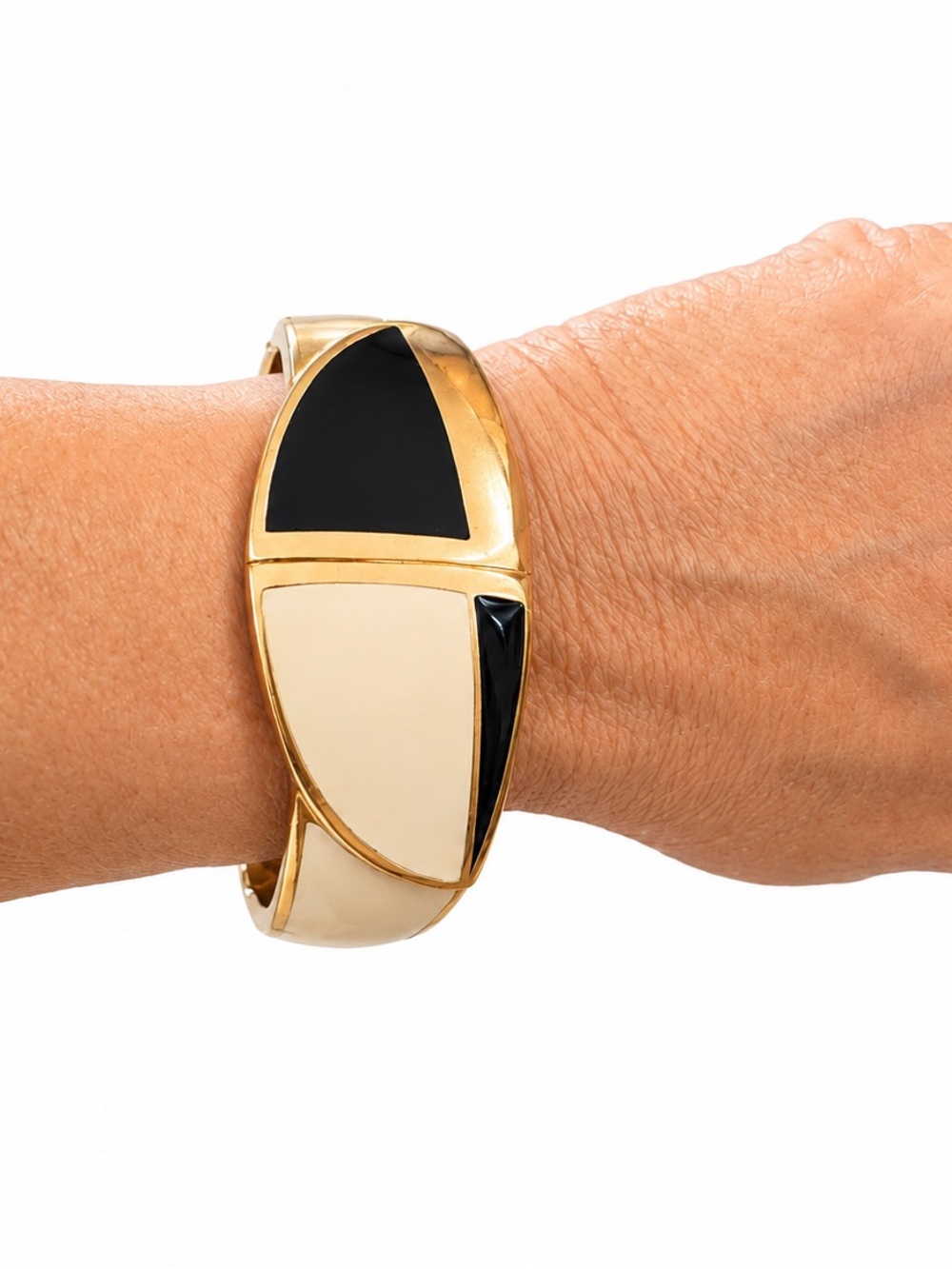 Vintage Signed Trifari Gold Tone Navy Ivory Enamel Hinged Clamp Cuff Bracelet